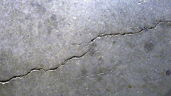 Thermal cracks in concrete