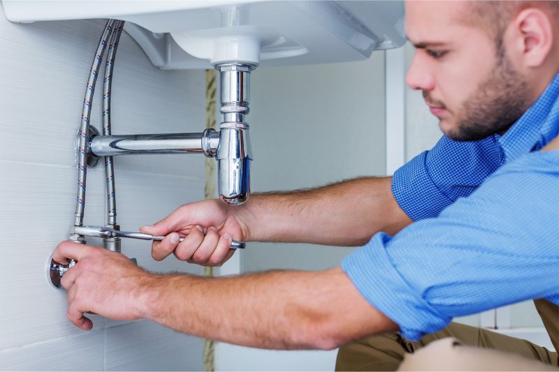 Is the Water Supposed to Be That Color? 5 Signs You Need a Pipe Replacement