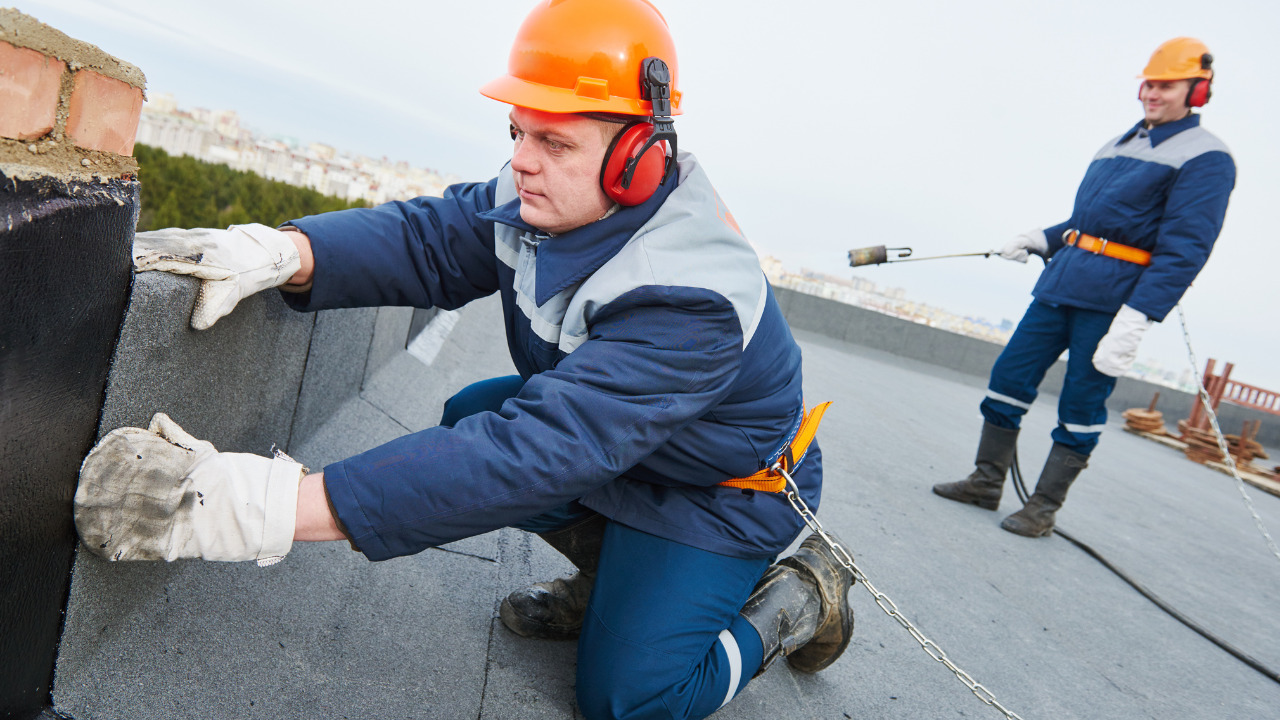 Use-a-Roofing-Patch-or-Tar.j