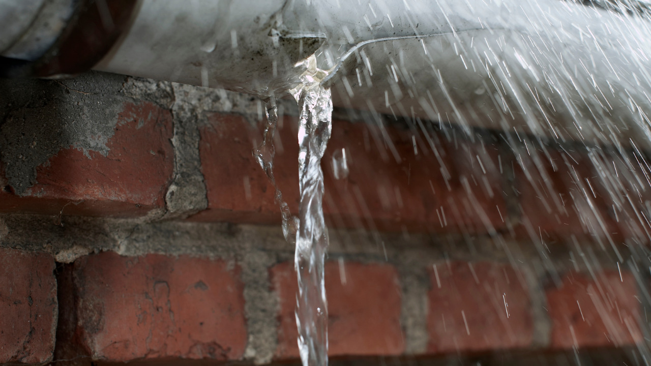 How To Fix A Leak In The Ceiling