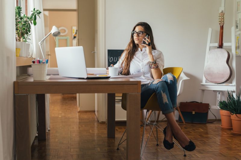 A girl running her business from home freely