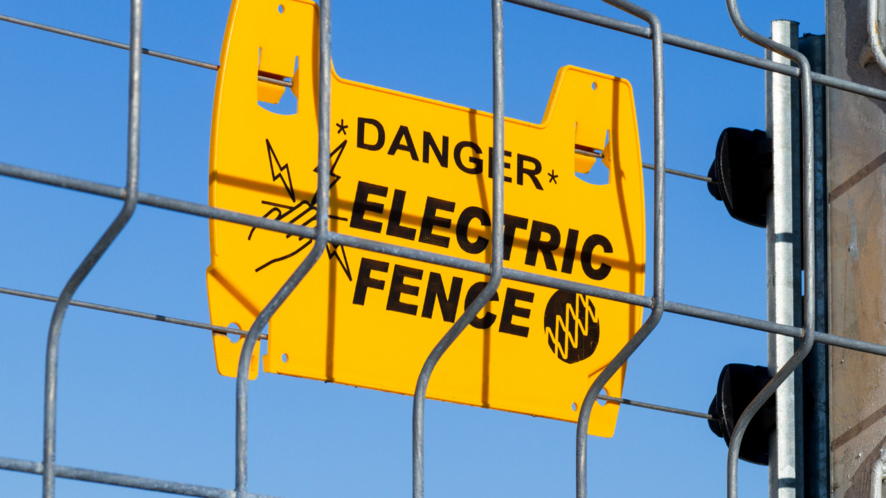 Electric Fence Wire Alarm Trigger
