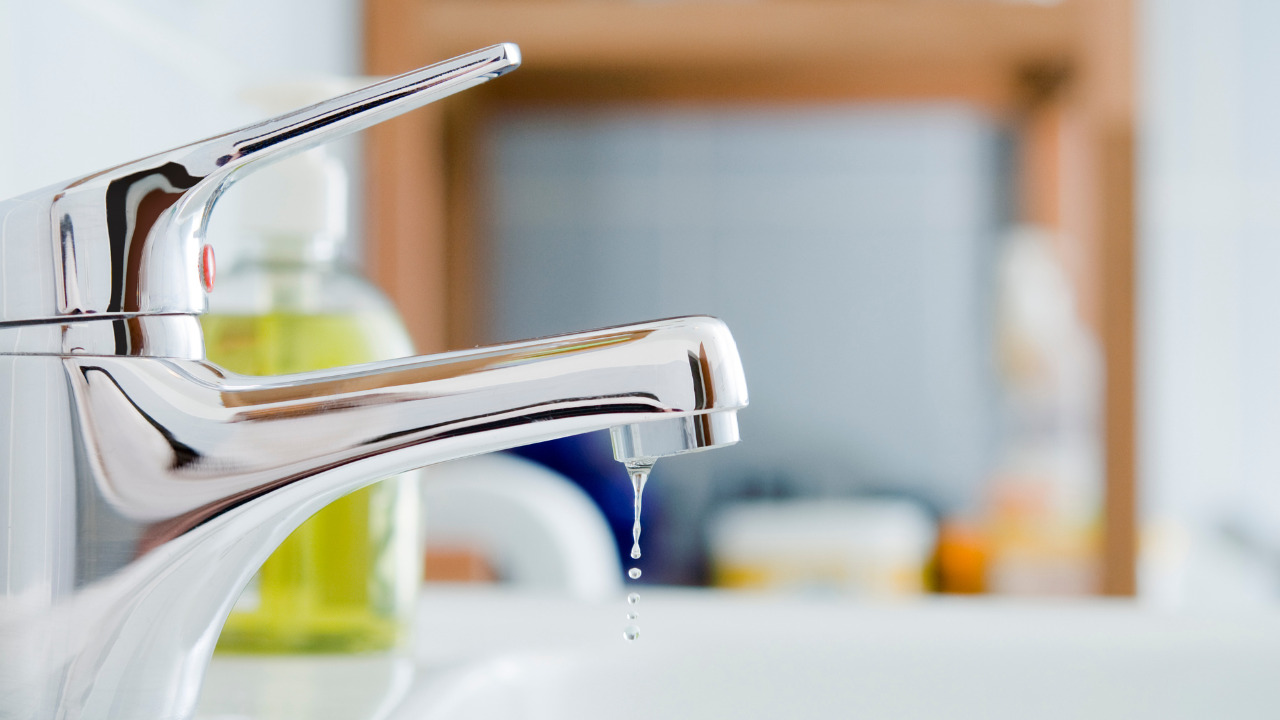 Use A High-Arced Faucet For A Busy Garage