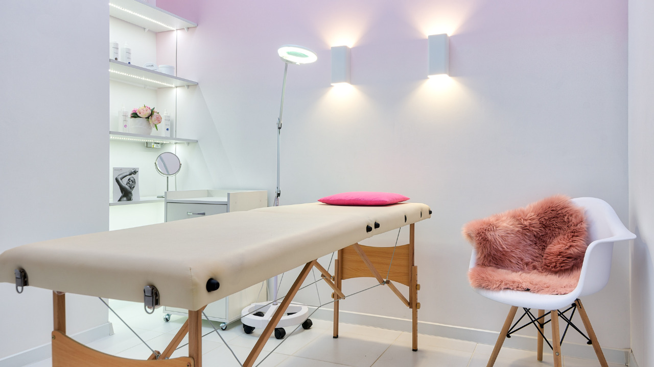 Choose Minimal Shed Salon Design.