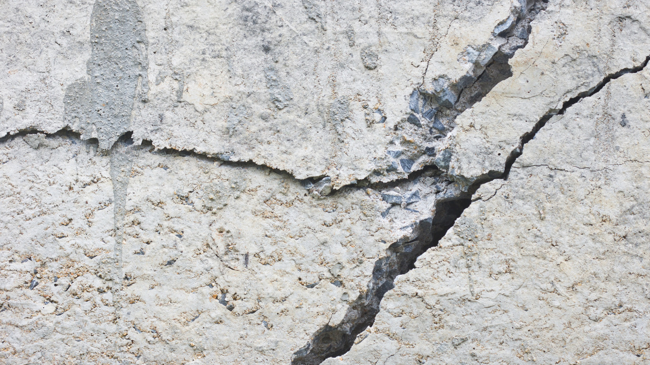 The-Reasons-For-Cracks-In-Dried-Concrete