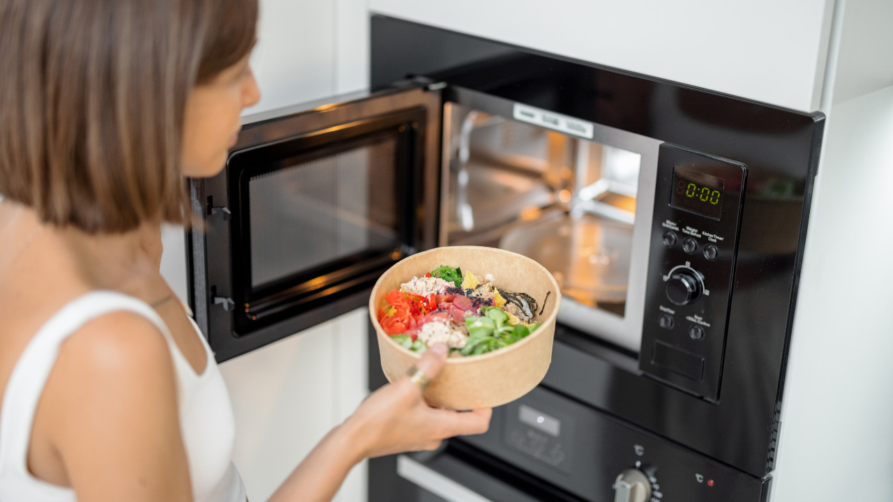 Rubbermaid Food Container is microwave