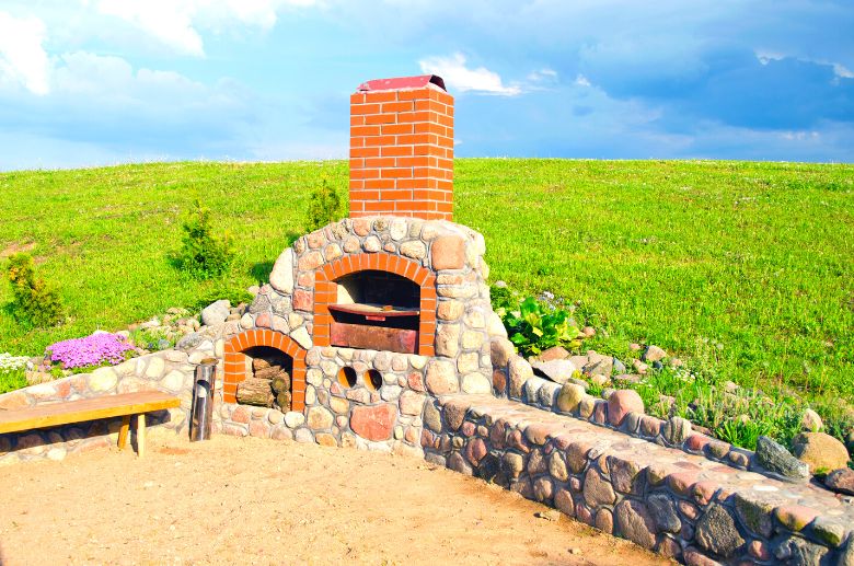 outdoor fireplace need a chimney in a house