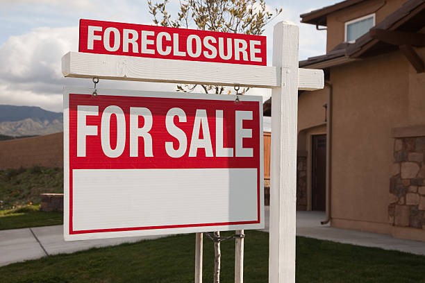 An image showing foreclose of a property.