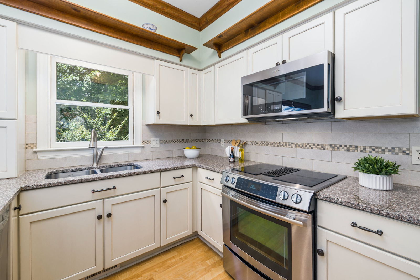 13 Easy Cabinet Installation Steps and Tips for Homeowners ...