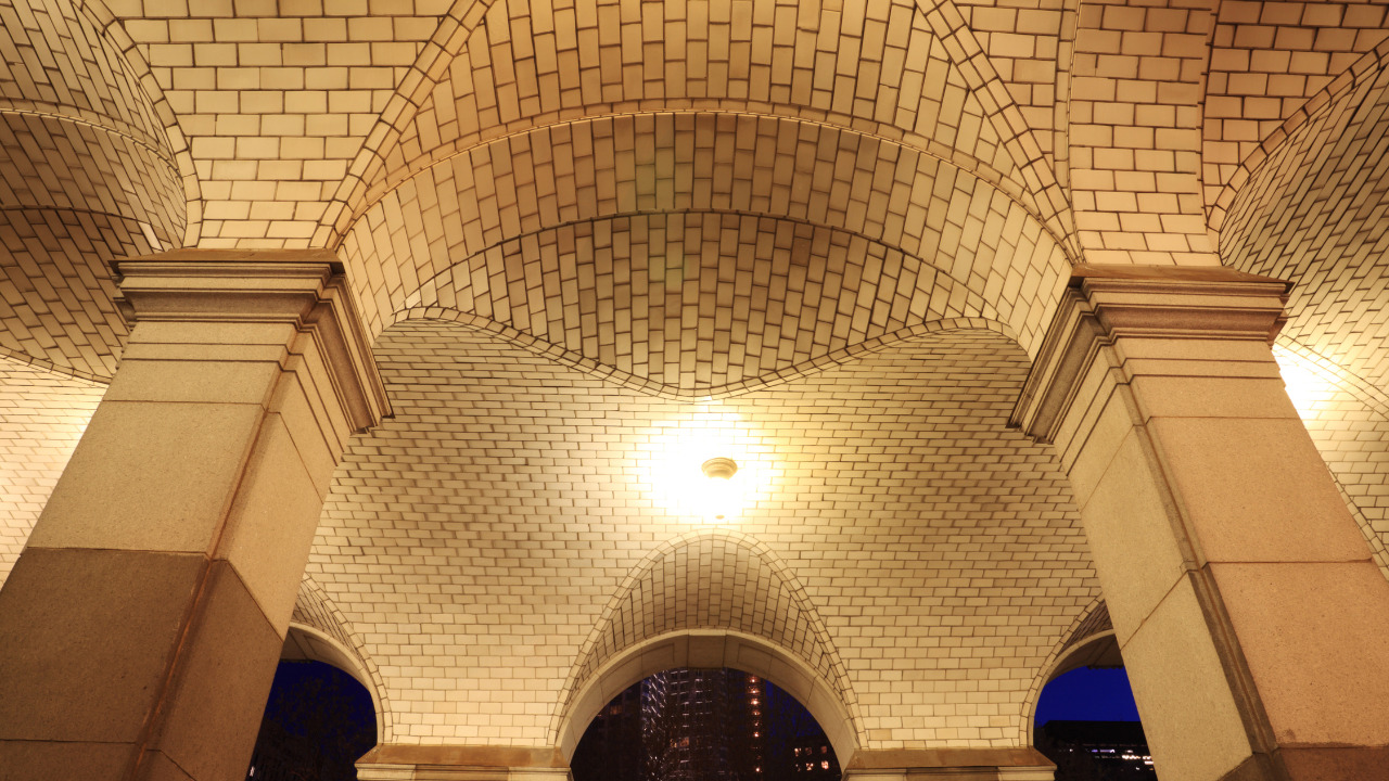 Arch of a vaulted ceiling