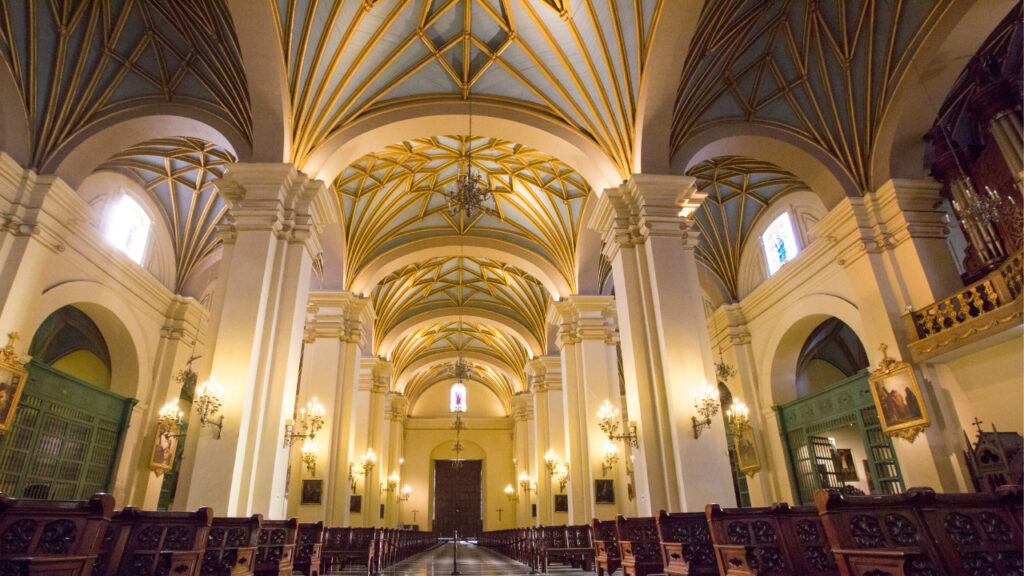 lima cathedral ceiling