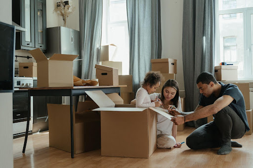 8 Ways Self Storage Can Benefit You When Moving