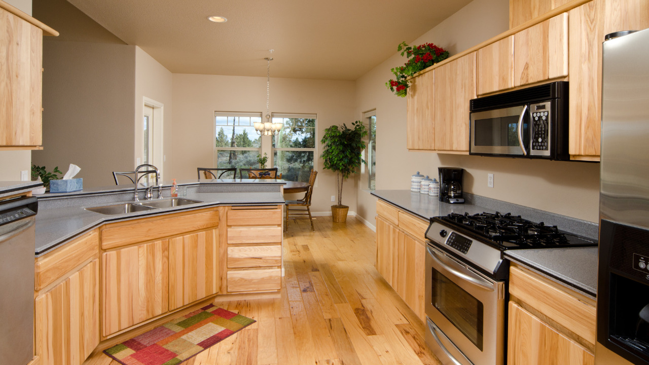 17 Small Galley Kitchen Ideas for Renovation on a Budget 2023 ...